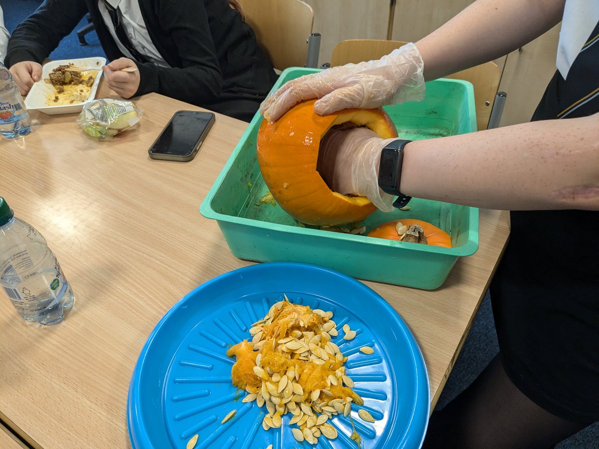Very impressive pumpkin carving at gardening club today, and plenty of seeds reserved for roasting to make a very tasty snack! 🎃 😋