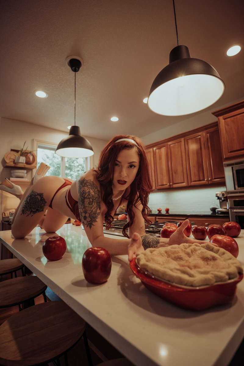 you know some guys just can’t hold their arsenic 
.
📸: <a href="/hkemphoto/">Hope🕷</a> 
with <a href="/Nick_Smash_/">Nick Smash</a>