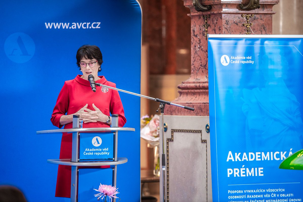 CzechAcademy's tweet photo. 🌌🍄🗣️ Space, fungi, and European languages – nine researchers from the Czech Academy of Sciences were awarded for their contributions across diverse fields of study. 

🌟 At a ceremony held on 25 October 2024, three of these scientists received the Praemium Academiae from CAS President Eva Zažímalová, while six were awarded the Lumina Quaeruntur grant.

Details ➡️ https://t.co/LkqzhNLxoI