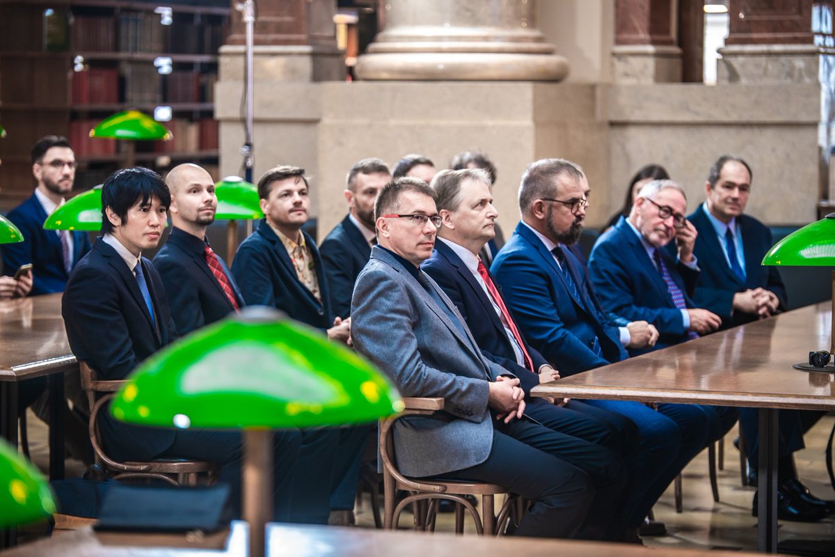 🌌🍄🗣️ Space, fungi, and European languages – nine researchers from the Czech Academy of Sciences were awarded for their contributions across diverse fields of study. 

🌟 At a ceremony held on 25 October 2024, three of these scientists received the Praemium Academiae from CAS