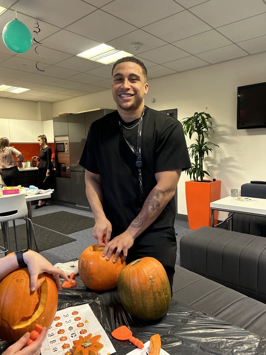 🎃 Halloween vibes in the office! 🎃 

Our team put their pumpkin-carving skills to the test. 👻 Check out the spooky (and questionable!) masterpieces. Happy Halloween from all of us! 🧙‍♀️🕸️ #Halloween #OfficeFun #TeamSpirit