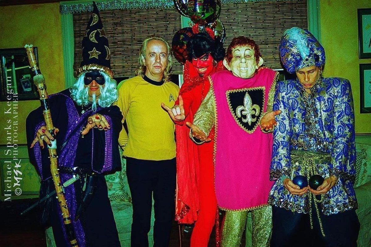 Happy Halloween! 

L to R: Joe, Brad, Tom, Joey, Steven - Halloween 1997

Photo by: @MSKPhotography
