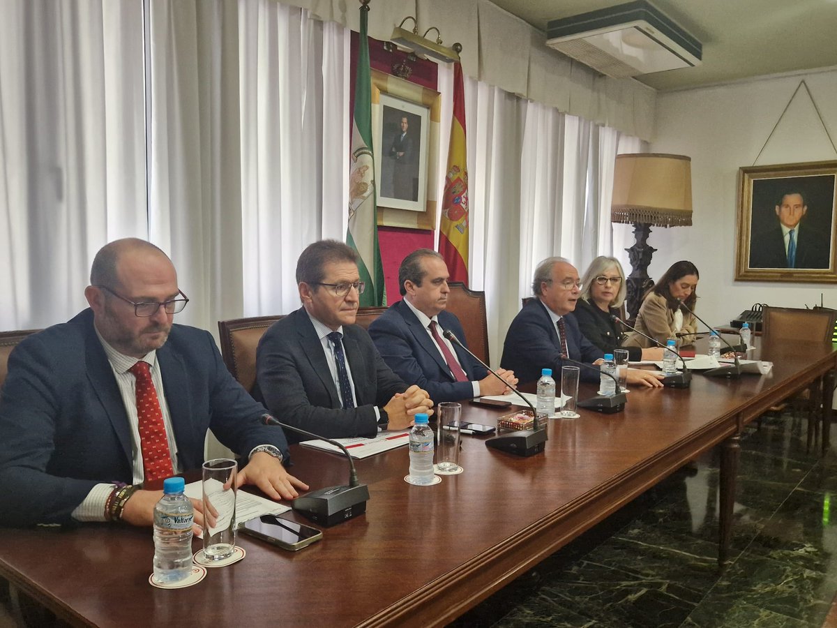 camaraofcordoba's tweet photo. La Cámara aprueba un #presupuesto ordinario de 2,79 millones de euros para el 2025
👉 Esta cifra supone un 6,48 por ciento más que la consignada para el ejercicio 2024
👉https://t.co/Nz3t9ar50T https://t.co/vV4Mv8rslj