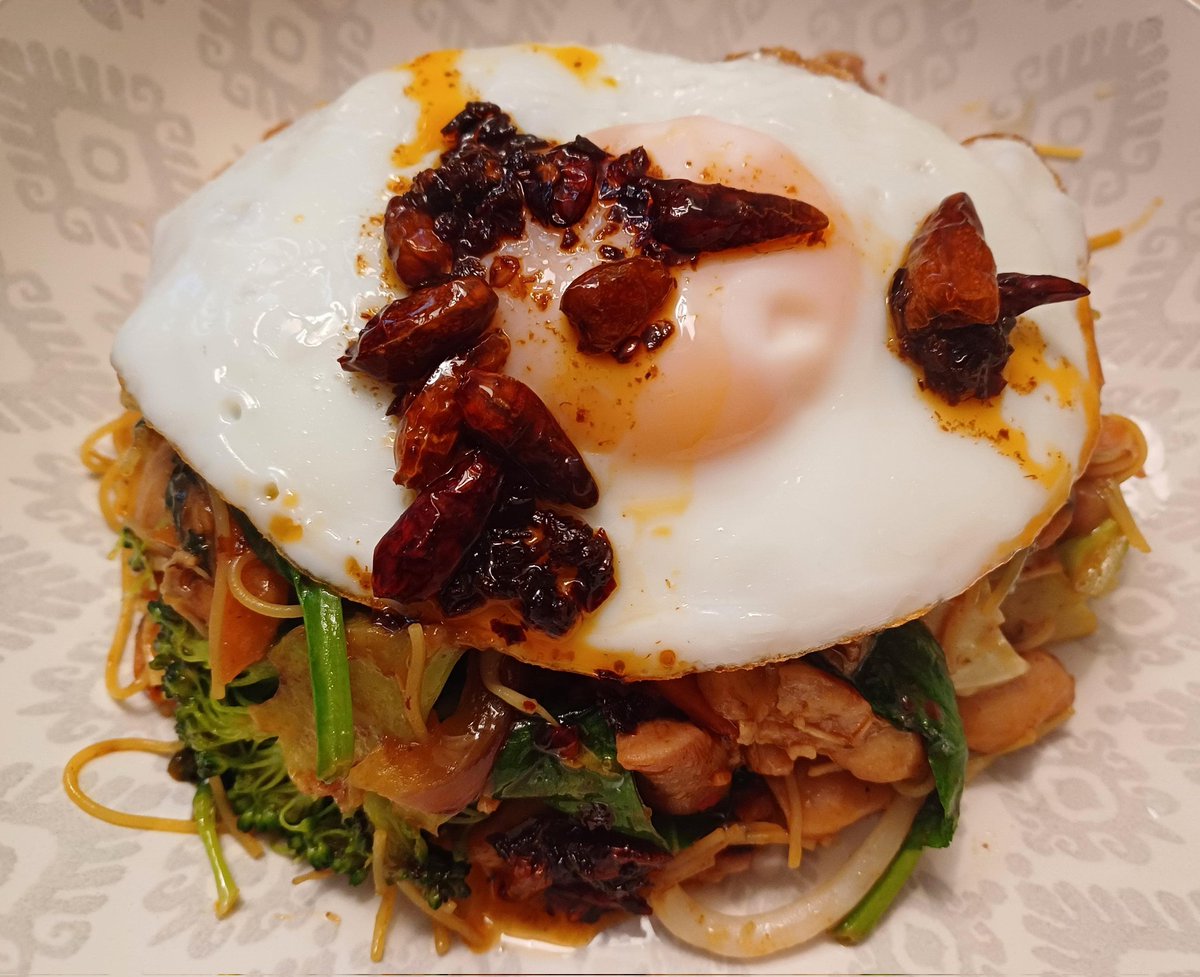 JackPakAttack's tweet image. Quick little stir fry I knocked up for lunch 💪🏾 #GoMe