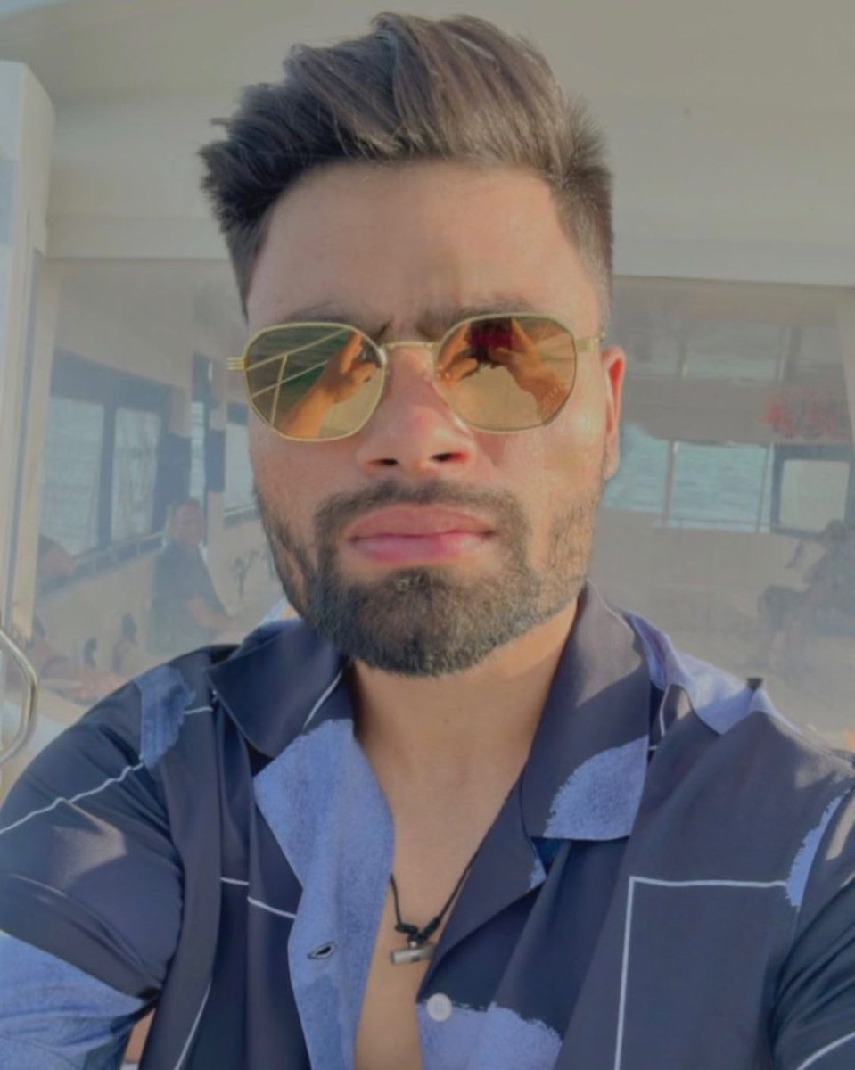sagarcasm's tweet photo. From 55 lacs to 13 cr. Samay aane pe sabse bada chhalaang mara Rinku Singh ne.

#IPLRetention https://t.co/ng8ILWlSEx