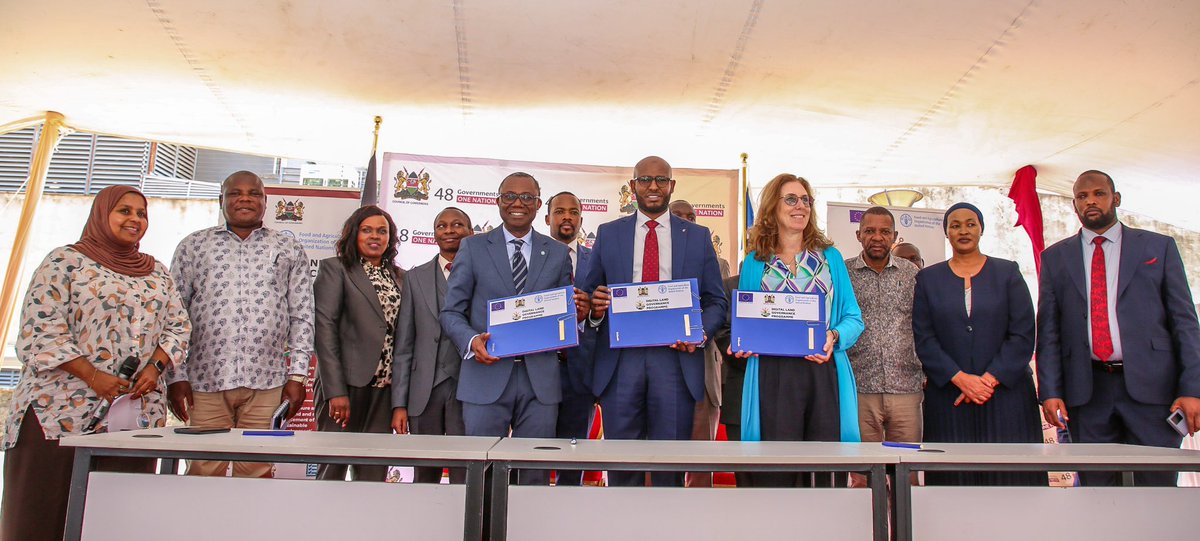 FAOKenya's tweet photo. 🌍 @FAOKenya , @EUinKenya @KenyaGovernors &amp; @NLC_Kenya officially launched GIS Labs across 30 counties &amp; training manuals for 376 officials with GIS &amp; remote sensing skills for enhanced land governance &amp; sustainable development. We’re advancing #Vision2030 for a food-secure 🇰🇪 https://t.co/t1jsjgIpoY