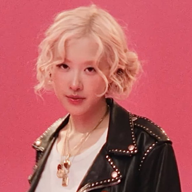 Rosé Charts tweet media