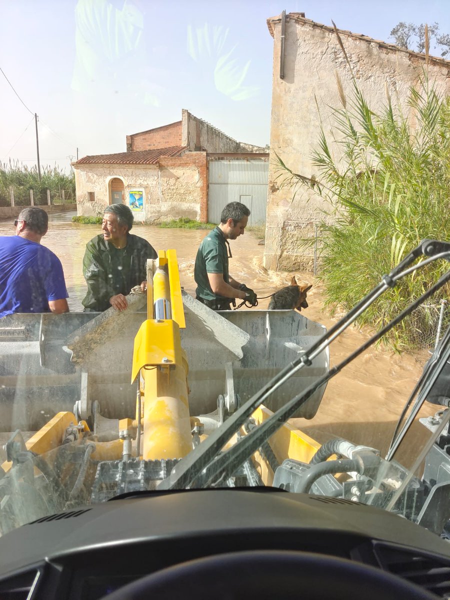 justiciaGCPN's tweet photo. 🌑 Los medios que dispone la Guardia Civil para actuar, socorrer y auxiliar en la DANA.

Gracias a MARLASKA y el gobierno del ONE.

TODO a MARRUECOS y para los Mossos... https://t.co/1FVfh62wY4