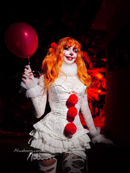 1 pic. Rate my Halloween outfit from 1 to 10 ? https://t.co/zuTIx1FuN8