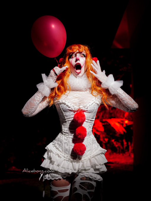 2 pic. Rate my Halloween outfit from 1 to 10 ? https://t.co/zuTIx1FuN8