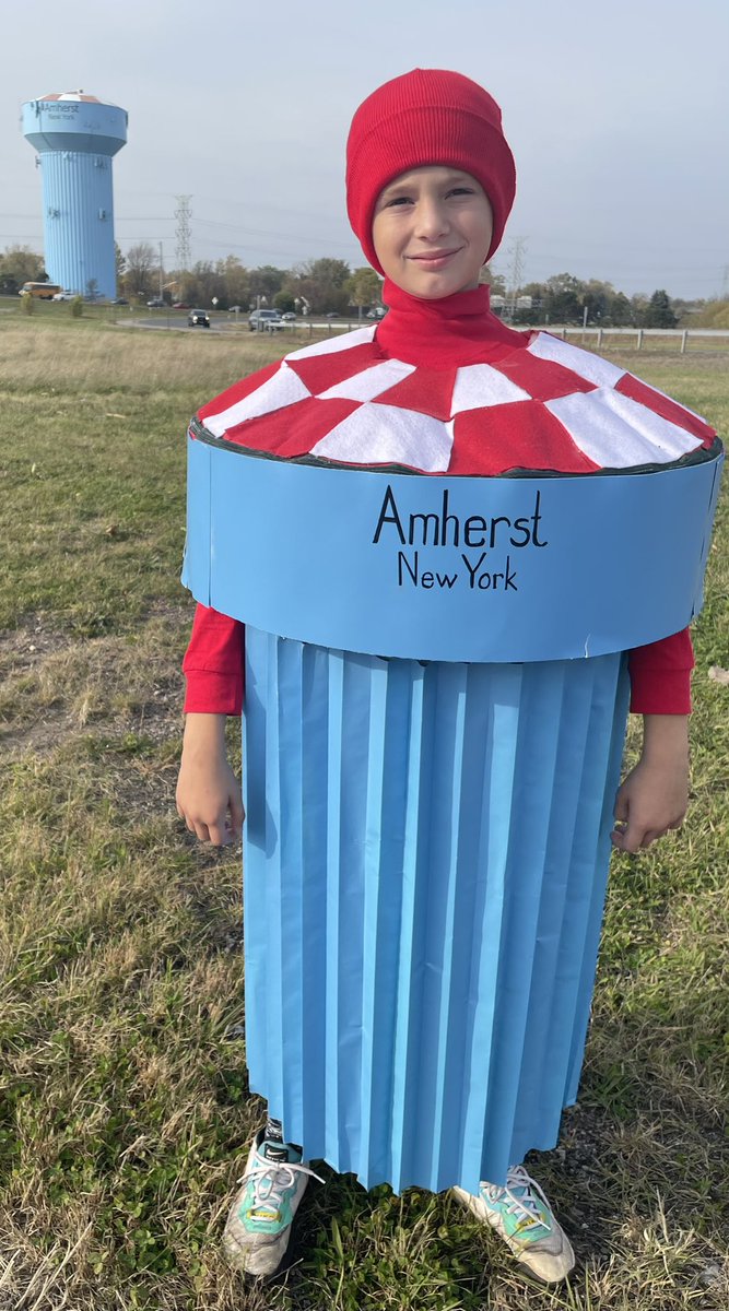 2MelissaHolmes's tweet photo. I think @WGRZTraffic would agree Elliott’s Halloween costume this year is a SCARY spot for commuters! 
(See thread for some of his best costumes - all made by my talented mom - through the years!) https://t.co/rR4nNQQDkR