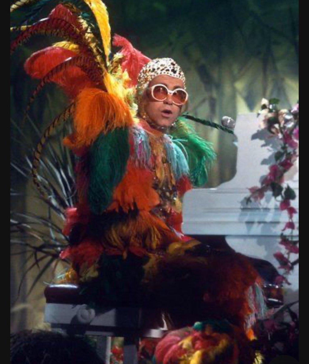 Elton John joined our Book Character Parade! Laaaaaaaaaa La La La La Laaaaaaaaa! #twehowl
