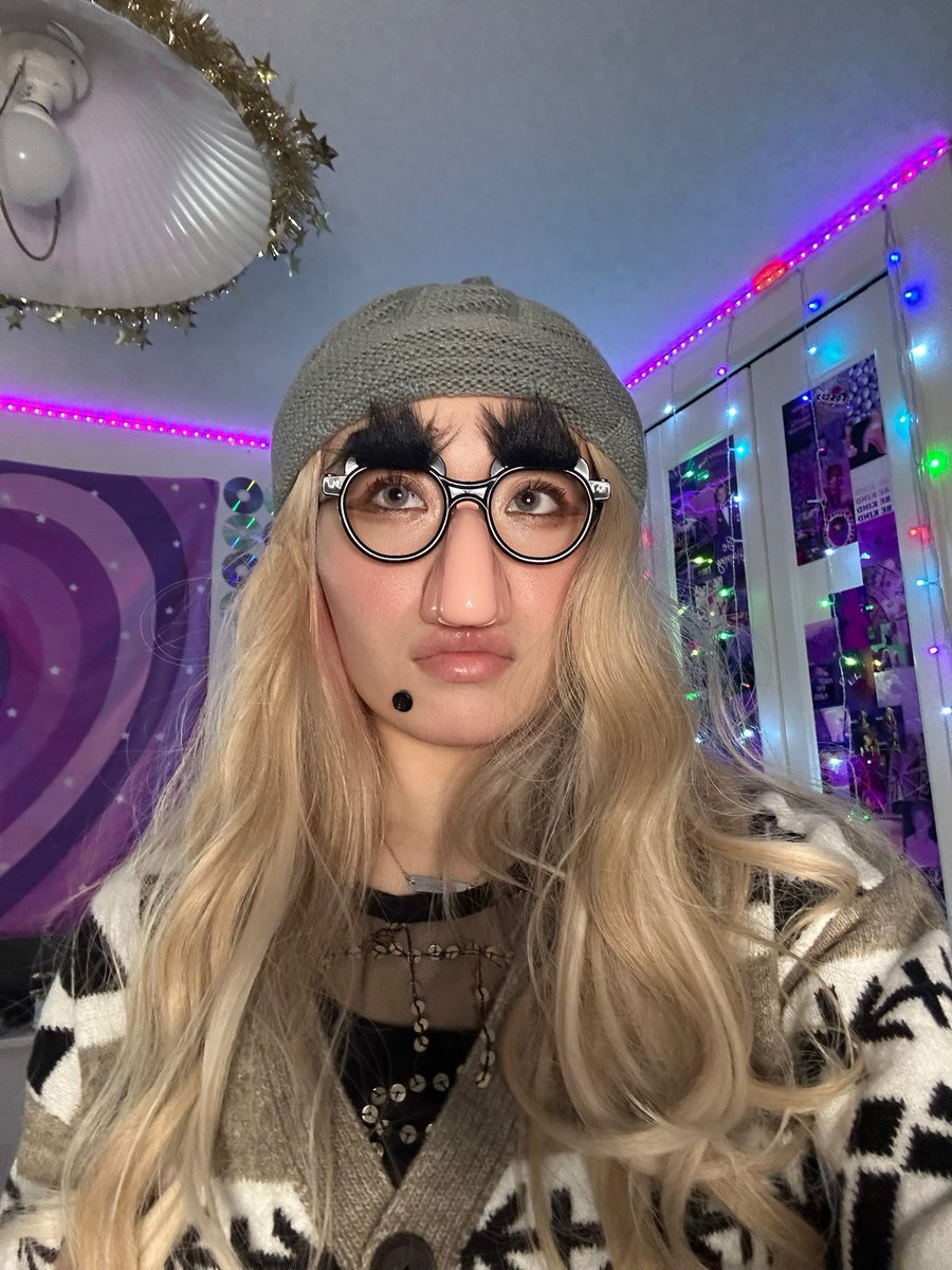DestinyHopeTia's tweet photo. Happy Halloween:) I would like to sing โFreak The Freak Outโ.
#victorious #freakthefreakout #ใใฏใใชใขใน #ไปฎ่ฃ
#ใใญใฆใฃใณ #ใดใฃใฏใใชใขใน https://t.co/S77Lpdrj2F