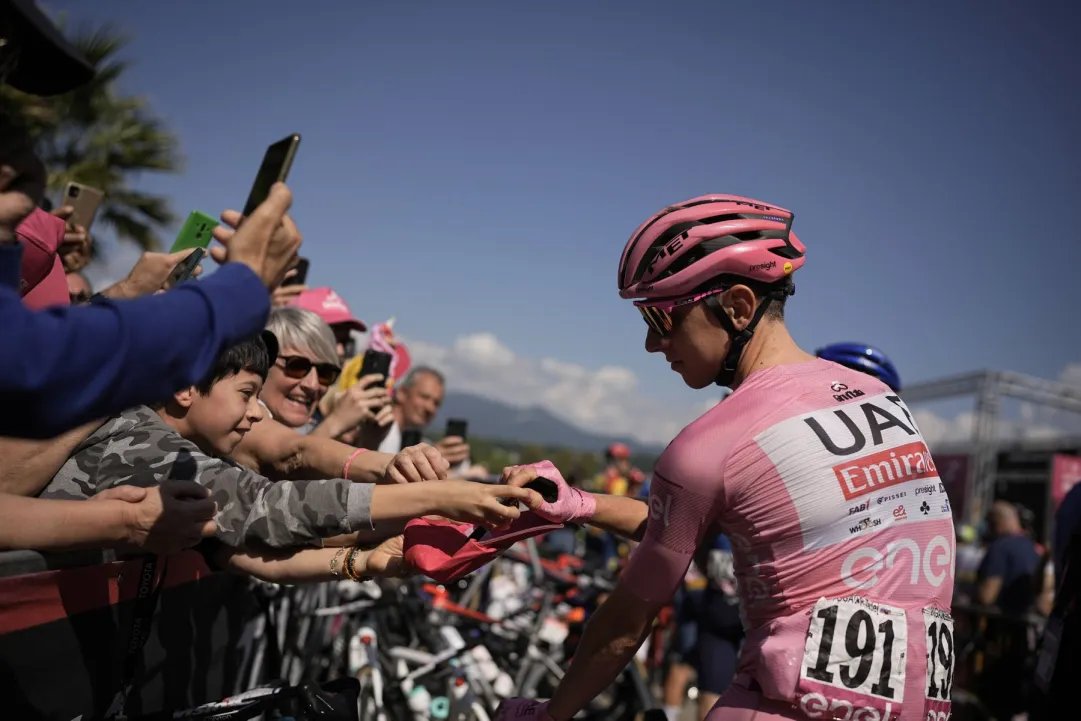 Giro d'Italia, una brutta figura: rinviata a data da destinarsi la doppia presentazione prevista il 12 novembre #giroditalia #roadbike #31Ottobre dlvr.it/TFwJSq