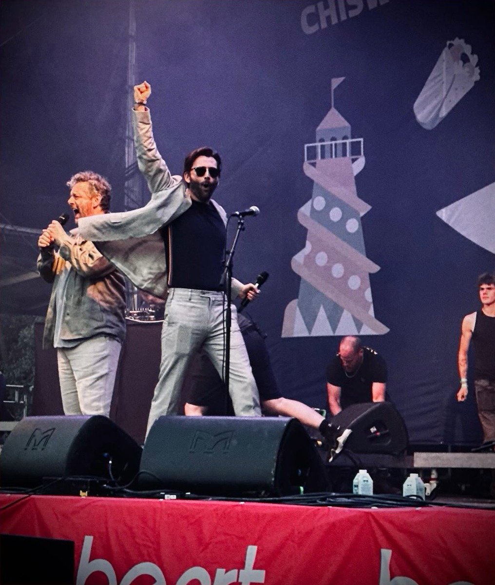 D: My name is Michael Sheen
M: And my name is DAVID TENNAAAAAAAAANT!

#TheirVibes #TakeMeBack #IneffableSoulmates
m.youtube.com/watch?v=xqcQMM…