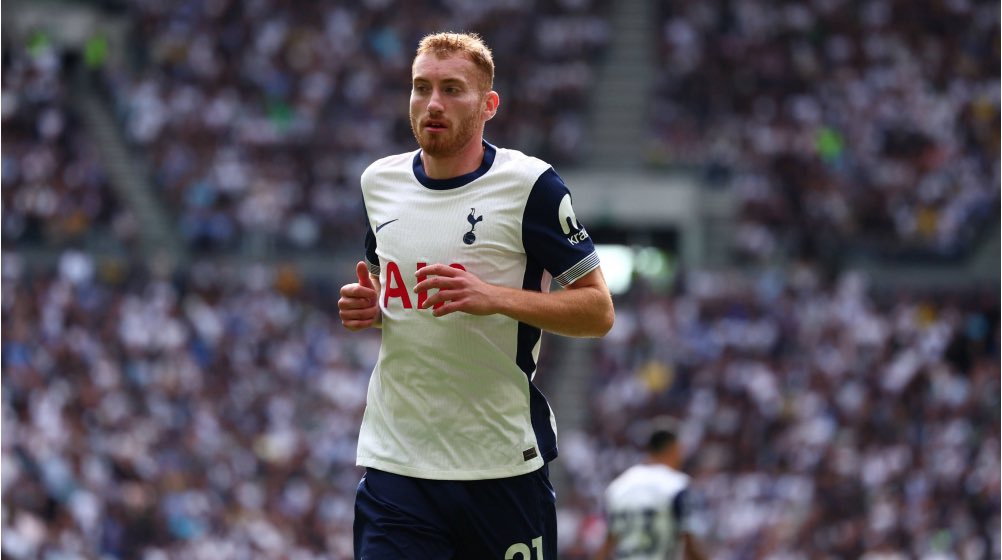 LilywhiteLab's tweet photo. Running out of words to describe this man. 

Physicality:

- The strength to hold off numerous opponents with the ball at his feet
- An incredible engine to keep his levels up for a full 90
- The ability to stride the length of the pitch at crazy speeds

Technique:

- Ballerina feet in tight areas to evade pressure
- Execution and vision in his creative passing
- First touch always into space and away from opponents

IQ:

- Knows when to slow down and speed up when he has the ball at his feet 
- Deceptive movements to find that extra yard space in the pockets
- Composure to make the right decisions in the final third, even after a 50 yard lung busting run

Been our best player this season and it’s not even close 🇸🇪👑