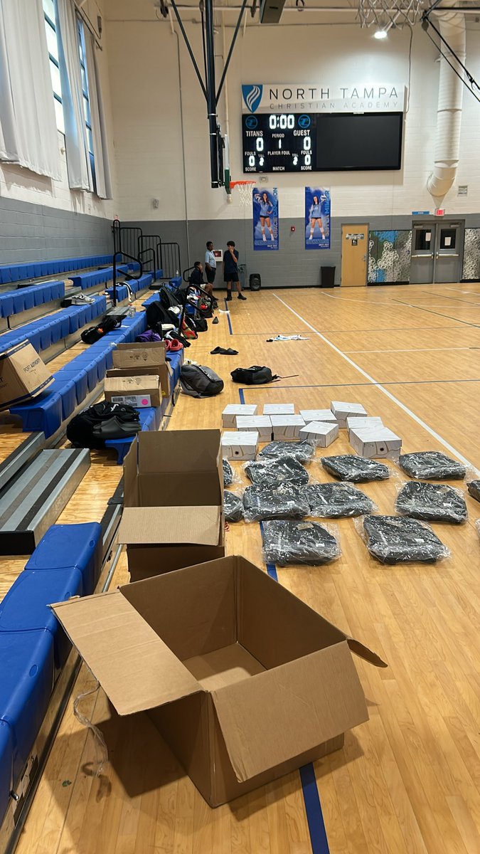 coachzknows's tweet photo. Xmas this morning at The North #bigblessed #BleedBlue https://t.co/NVps7NFhtW