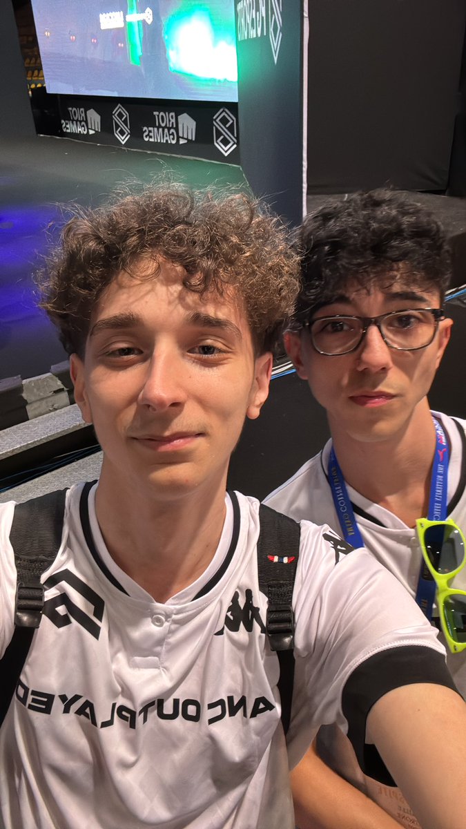 Edoleonfar tweet media