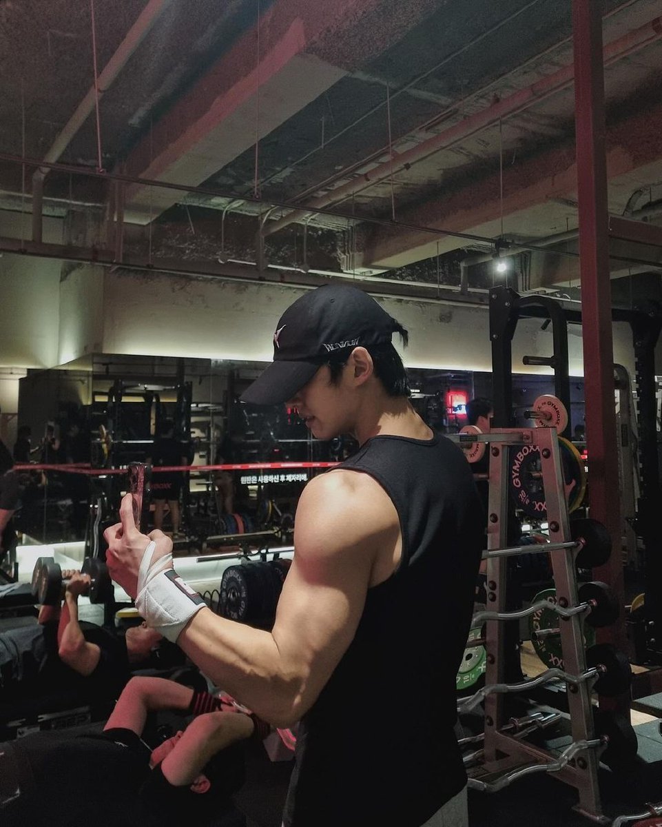 todayHONGSEOK's tweet photo. 241030 오늘의 홍석 | today's HONGSEOK
Hongseok's (_hongseokie) Instagram Update 

[#HONGSEOK] My daily routine 🦾

🔗 https://t.co/1S2Df08E0A

#양홍석 #홍석 https://t.co/3Fyt617lZ9