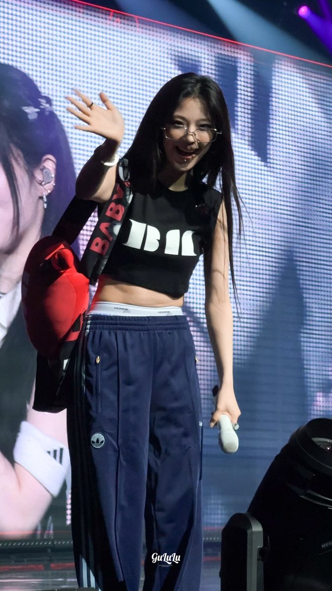 gululu320's tweet photo. 240811 SEE YOU THERE IN SEOUL
🦥👋🏻

#RUKA #BABYMONSTER 
#루카 #베이비몬스터루카 #베이비몬스터 https://t.co/Fxcvko4AjT
