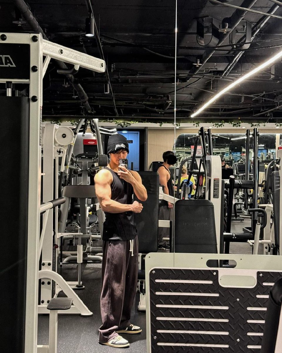 todayHONGSEOK's tweet photo. 241030 오늘의 홍석 | today's HONGSEOK
Hongseok's (_hongseokie) Instagram Update 

[#HONGSEOK] My daily routine 🦾

🔗 https://t.co/1S2Df09bQ8

#양홍석 #홍석 https://t.co/o0a4JI0B3f