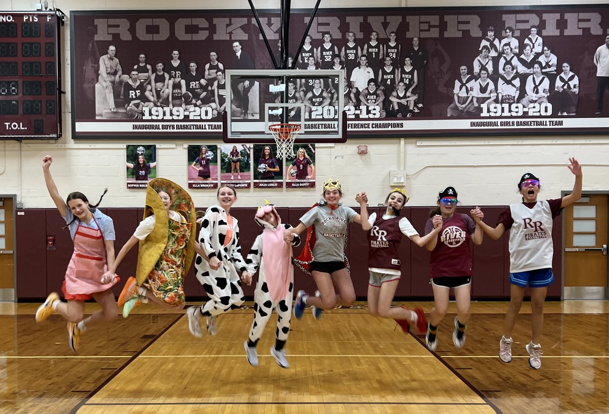 CoachJPfahl's tweet photo. love... Love... LOVE ouRR  SQUAD! Thank you for bringing so much JOY to an early morning practice! Have an AMAZING day! #SQUAD #togetheRR #cultureisEVERYTHING @rrhsgirlsbball1 @CoachHammondRR @coachinBB https://t.co/oP5W9p3Ttt
