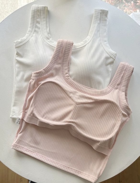 jacfkpot's tweet photo. tanktop udah ada cup bra nya, jadi satset banget dan pastinya nyaman. anti geser juga karena cup nya udah di jahit 🥹🫶 https://t.co/37WmoQZSDm