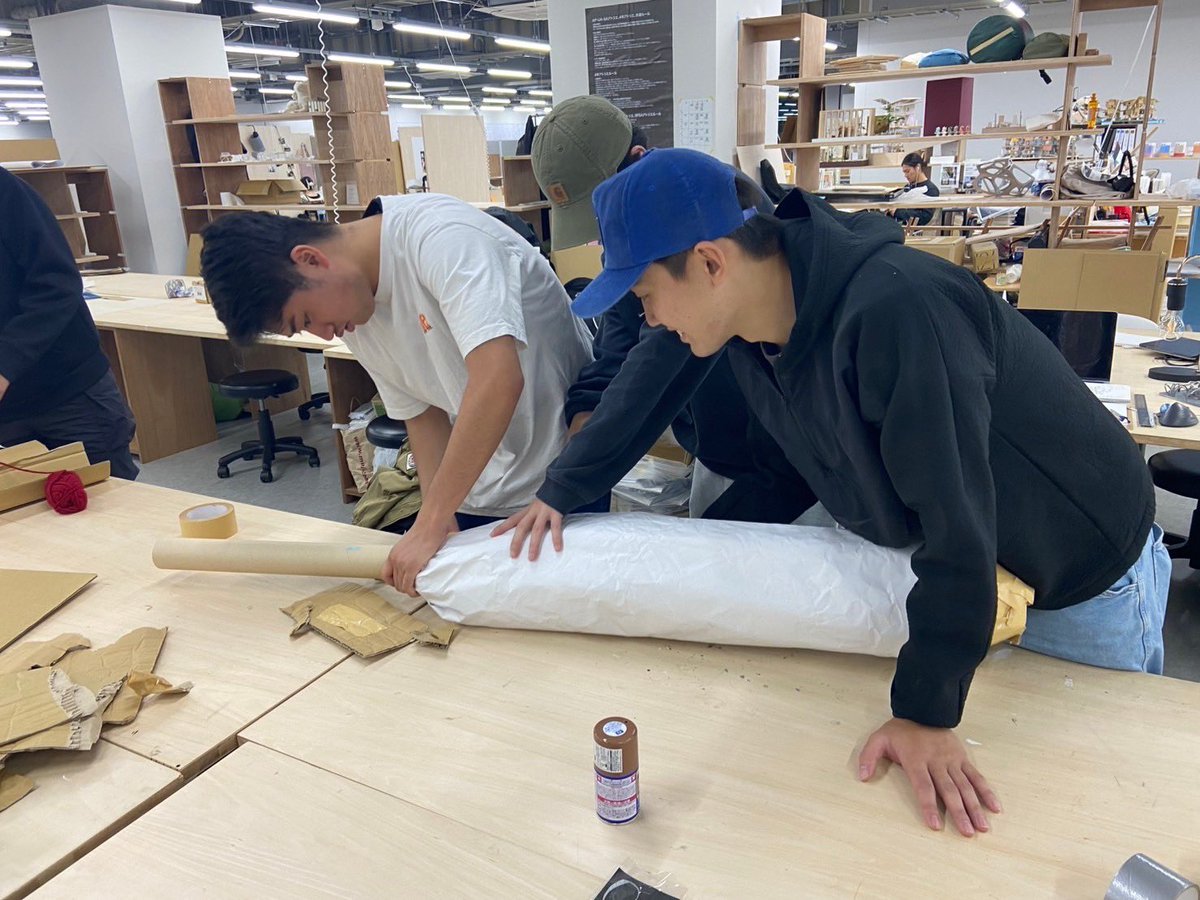 akiyapj's tweet photo. 【芝浦祭】本日は準備1日目で大きなフランクフルトを作りました！！当日はこちらを目印にお越しください✨
#空き家改修プロジェクト#芝浦祭 https://t.co/UCIovd0yqk