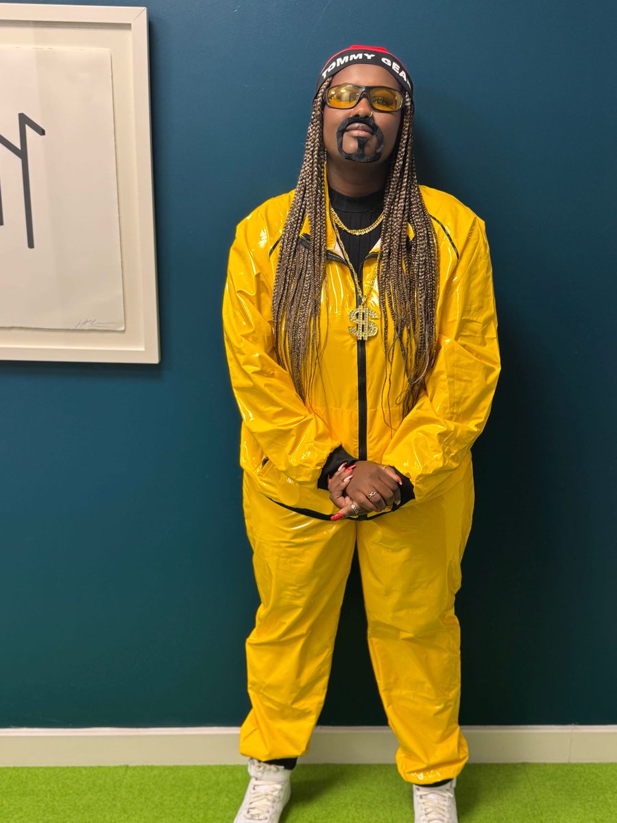 ExplainMR's tweet image. Happy Halloween! Last week we held our annual @ExplainMR Halloween party with treats and games. Thank you to our Culture Club for organising! And shout out to Margretta for winning our costume contest!

#halloween #team #news