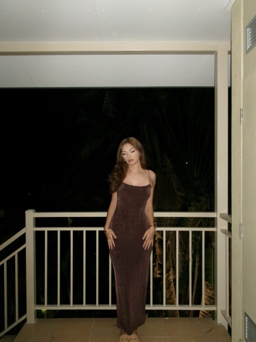 guys i’m getting my hair dyed tomorrow morning for upcoming japan trip… any colour suggestions? 🤔