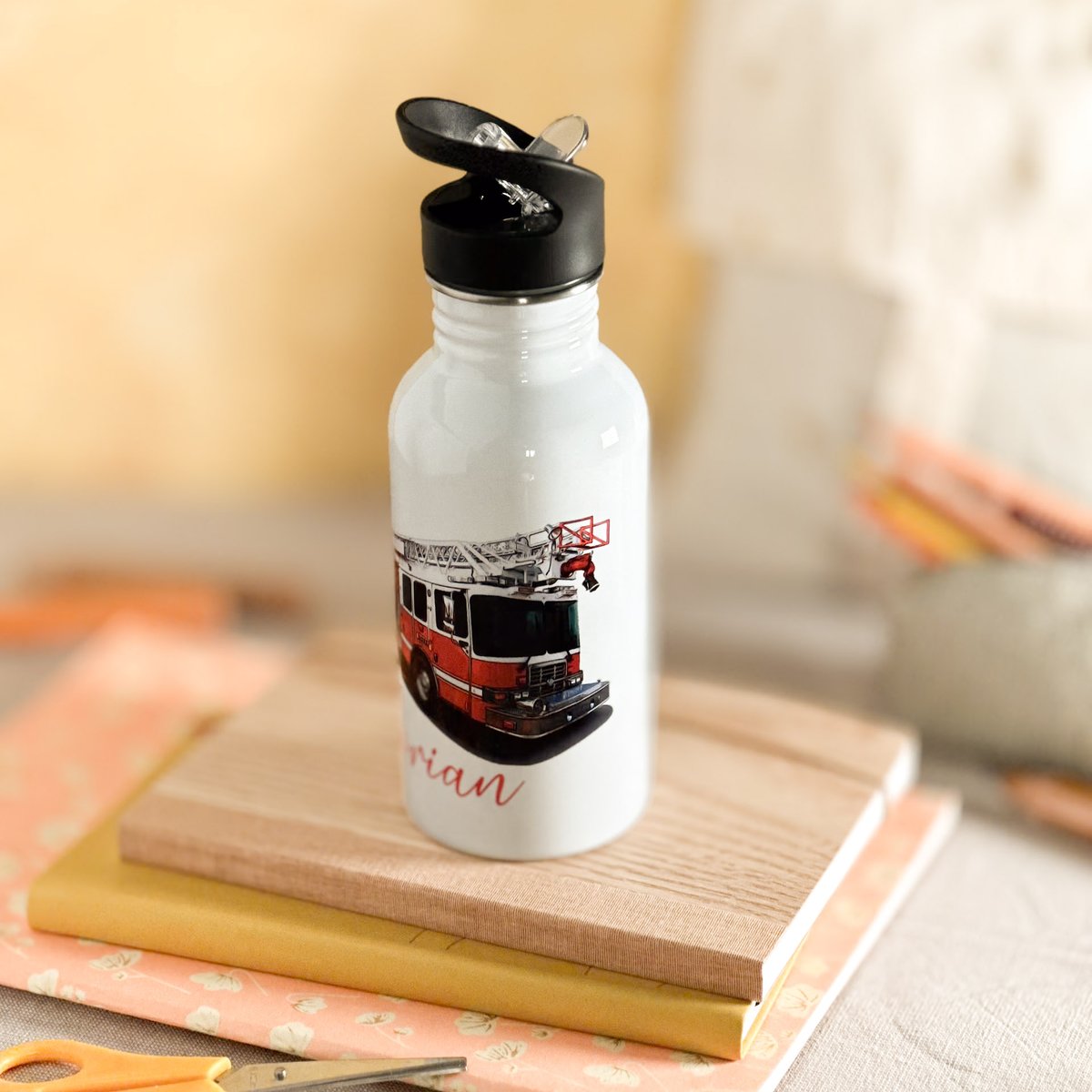 tradingoptions2's tweet photo. 🌟Eine weitere persönliche Trinkflasche im Design von Villa Schwein: 🌿✨ Entdecke handgefertigte Holzbretter, Becher und mehr – personalisiert nach deinem Stil. Jedes Stück erzählt eine einzigartige Geschichte. 🛠️💖
Bestelle unter:
https://t.co/jOKnEMxnE4

#handmade https://t.co/QRCkgOcp7Y