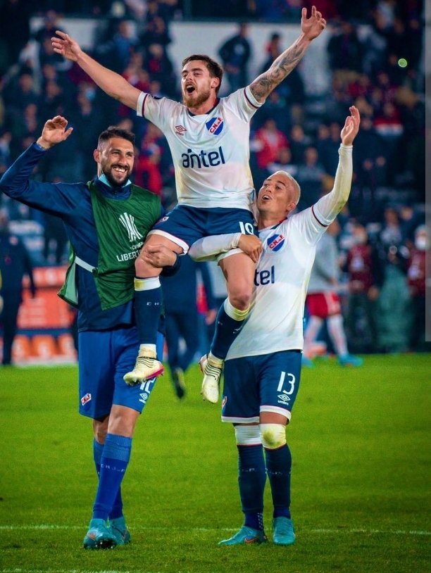 FefeTheOriginal (@fefeeloriginal) on Twitter photo Peรฑarol afuera en semifinal / nacional afuera en fase de grupos Peรฑarol afuera en semifinal / nacional afuera en fase de grupos