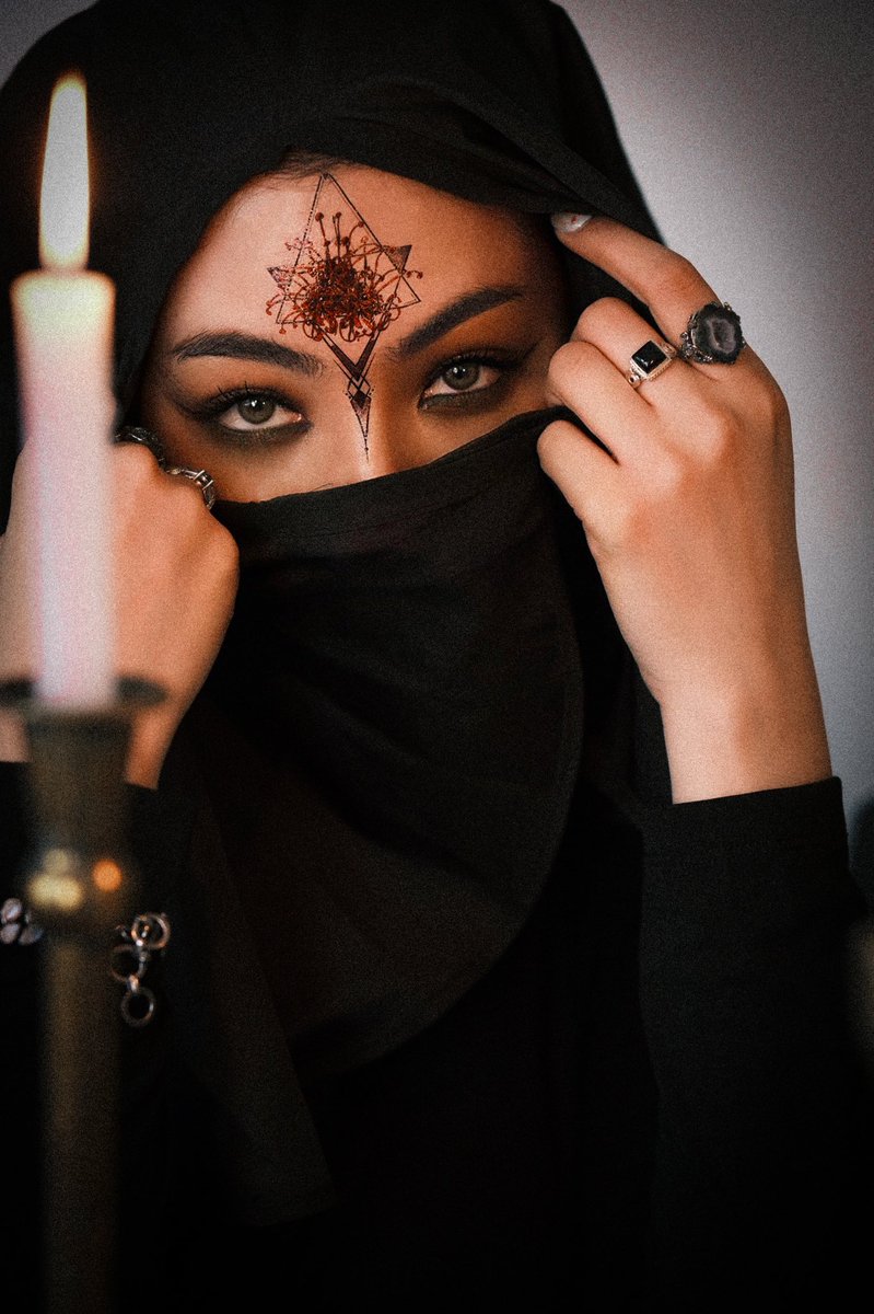 Sister คะ
ถ้าหนูไม่ฉลาด ก็ขอให้หนูสวย 
ถ้าหนูไม่สวย ก็ขอให้หนูรวย  
หนูควรจะมีอะไรดีสักอย่างนึงในชีวิต....
#FayePeraya