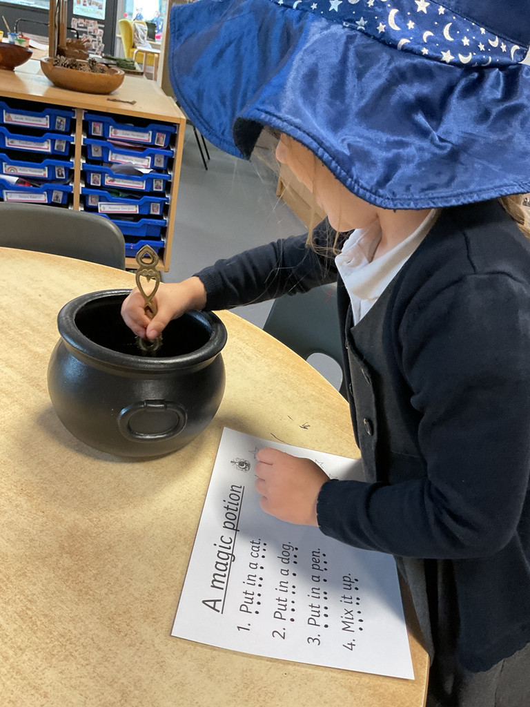 EYFSStMargaret1's tweet image. Using our newly acquired blending skills, and inspired by Julia Donaldson's 'Room on the Broom', we followed the instructions carefully to make our very own witches potion🧙🧹#earlyyears #qualitytexts #eyfsprovision #phonics #phonicsprovision #juliadonaldson #roomonthebroom