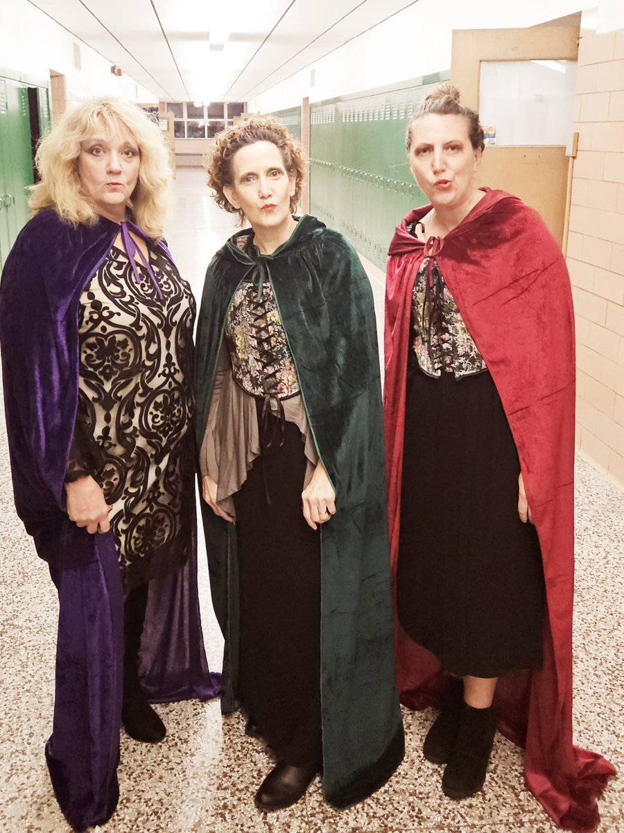 It's Halloween Witches🧡🖤🧡