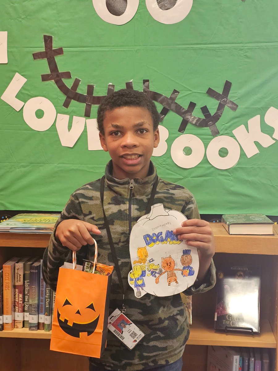 MSGCLibrary's tweet photo. Congratulations to the winners of our library pumpkin decorating contest! We had so many great entries this year! @SGCCardinals @melissaisd https://t.co/ZcHXOWGoEn