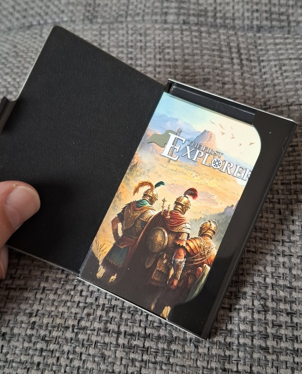 First_Explorers's tweet image. How cool is this gift from my wife please 😁 
A custom business card holder made of real wood and logo engraving 🤯