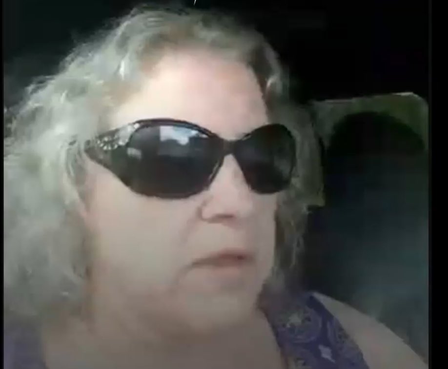 iconic_t's tweet photo. I’m not sure why Brenda Becker and Becky Dean call other people on the internet ‘ugly.’ 
🐽🤏🏻😹💩🔦😬🦍💨 https://t.co/sCPnb9wOeA