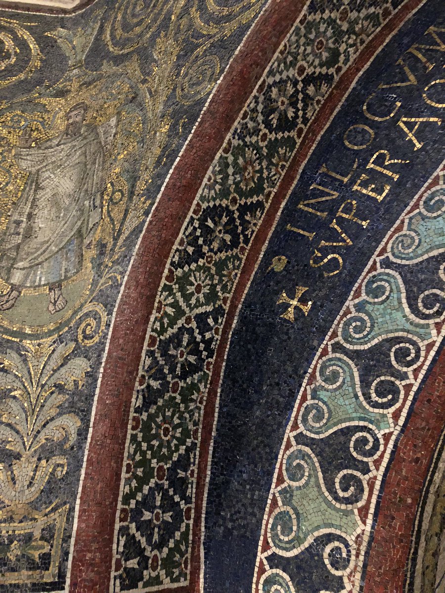auntyclare64's tweet photo. “while centuries had worn themselves away &amp; empires risen &amp; fallen, these little cubes of coloured glass had stuck in their allotted places &amp; kept their freshness.”
Henry James
#Ravenna #laviadiepoeti https://t.co/N60pmGbbTJ