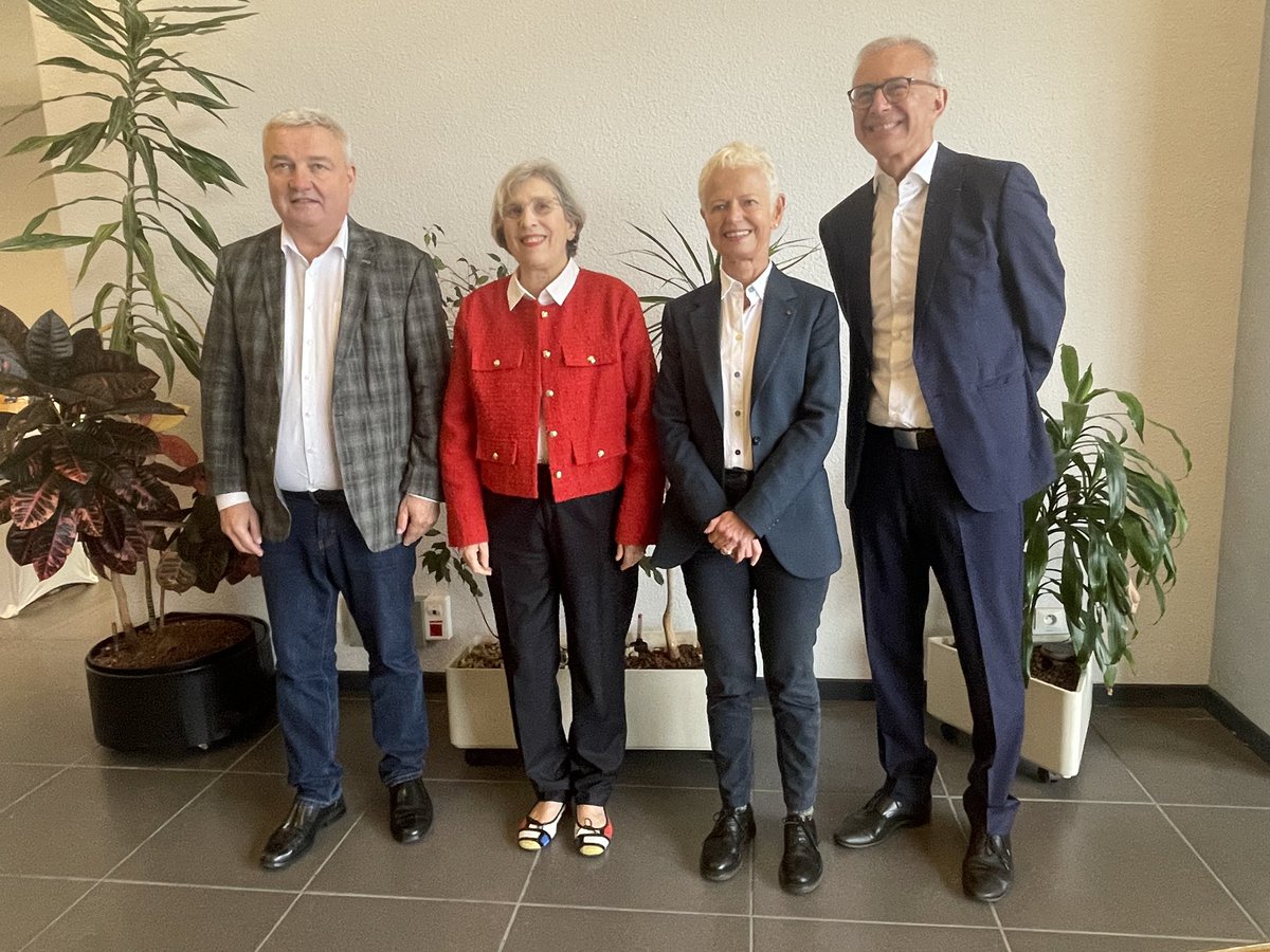 LesCoopHlm's tweet photo. 🎂125 ans ! Centre #Alsace Habitat regarde vers l’avenir en présence de @mnlienemann pdte de la Fédération, @ericstraumann maire de @villecolmar @KlinkertBrigitt députée @DeputesEnsemble @emmacosse pdte @UnionHlm et Alain Ramdani pdt de la #coophlm ! https://t.co/EcdLFVVtVD