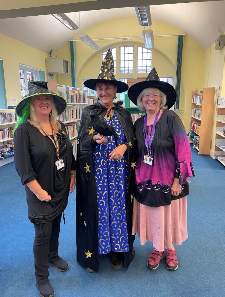 cazizstan's tweet photo. Happy scary Halloween! Thank you to Winton Library and its wonderful librarians for inviting me back to share some of the spookiness of The Kingdom of Broken Magic with some little eager readers. Carry-on Crow was very well behaved… https://t.co/kJW605tvIq