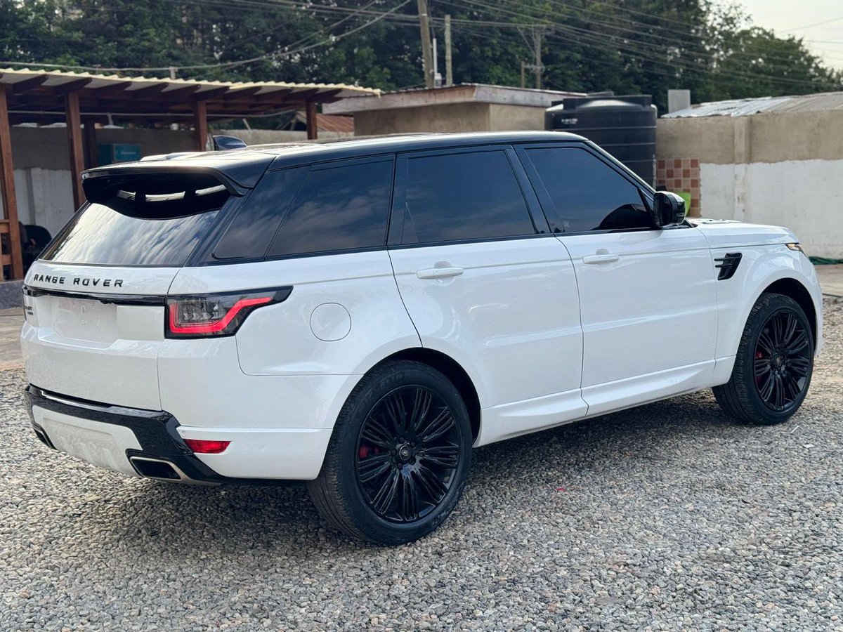 BlancoIyam's tweet photo. *2021 Range Rover Sport P525 HSE

Panoramic Sunroof 
Leather interior 
Push start button 
360 Camera 
Pre collision sensor 
Lane departure assist 
Blind spot radar 
Apple Car Play 
5.0 LT V8 Supercharged Engine 
8 Speed Automatic Transmission 
501 Horsepower 
36322 miles https://t.co/9Ayv3IK9yT