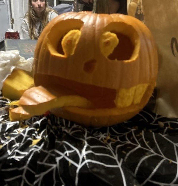 TriCedu's tweet photo. Pumpkin carving, Tri-C Softball Team style. @TriCAthletics #Halloween https://t.co/eQvH8dS97u