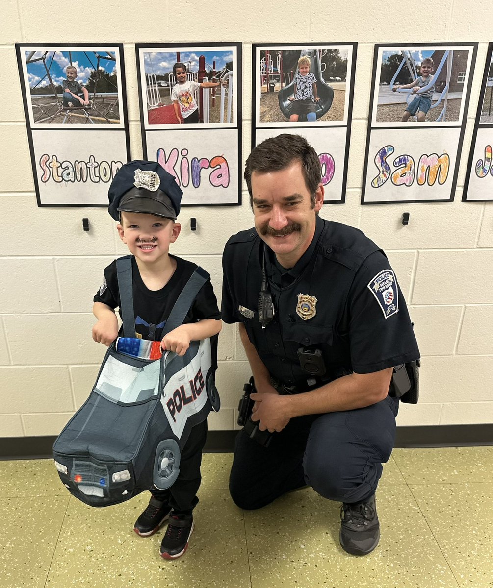 Officer Kyle and his mini me.  Love the connections he’s making with the students at Boyd 🎃🦅 <a href="/Milford_Super/">MilfordSuper</a> <a href="/MiamiTwpPD/">MiamiTwp PD</a>