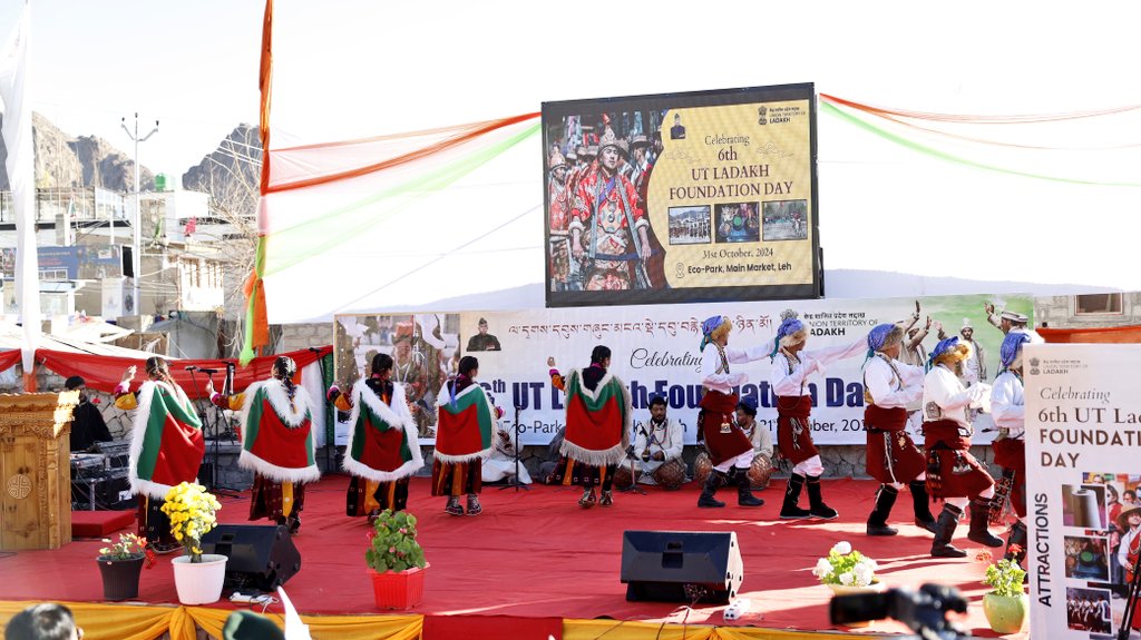 ddnewsladakh's tweet image. The 6th UT Ladakh Foundation Day was celebrated with full fervour and gaiety at Eco Park in Leh main market.

#FoundationDay #UTLadakhFoundationDay #VisitLadakh #JulleyLadakh 
@DDNewslive 
@lg_ladakh