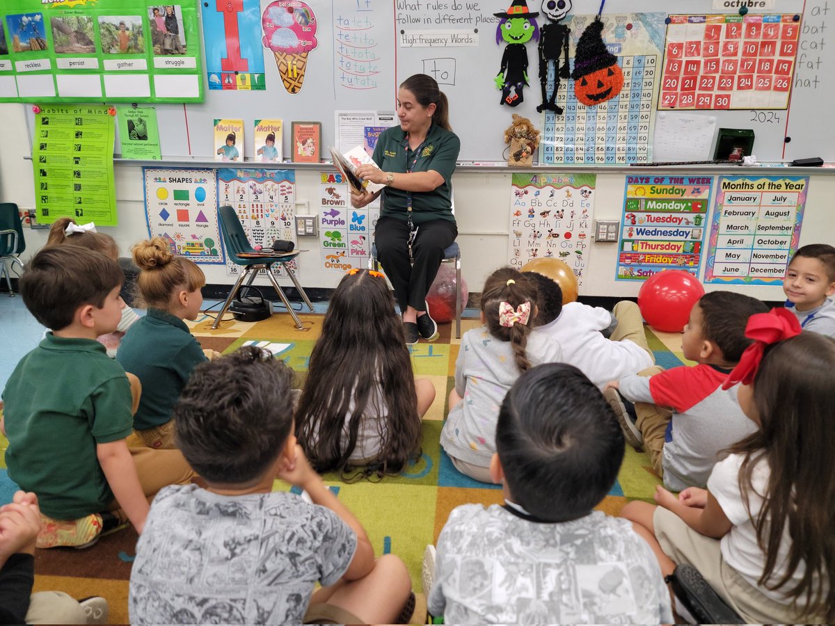 GloriaFloydES's tweet photo. Fall is in the air at Gloria Floyd Elementary! 🍁 Our principal shared autumn stories with our kindergarteners, sparking imaginations, and lots of smiles. Nothing beats the joy of reading together! 📚✨ #GFEFamily #FallIntoReading #PrincipalMoments
#YourBestChoiceMDCPS https://t.co/WRD2fr7RaQ