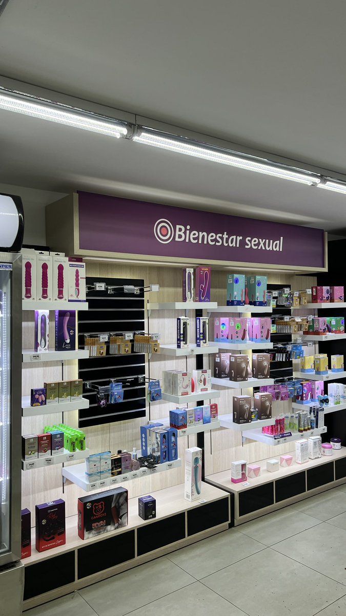 Una farmacia cualquiera en Medello 😮‍💨