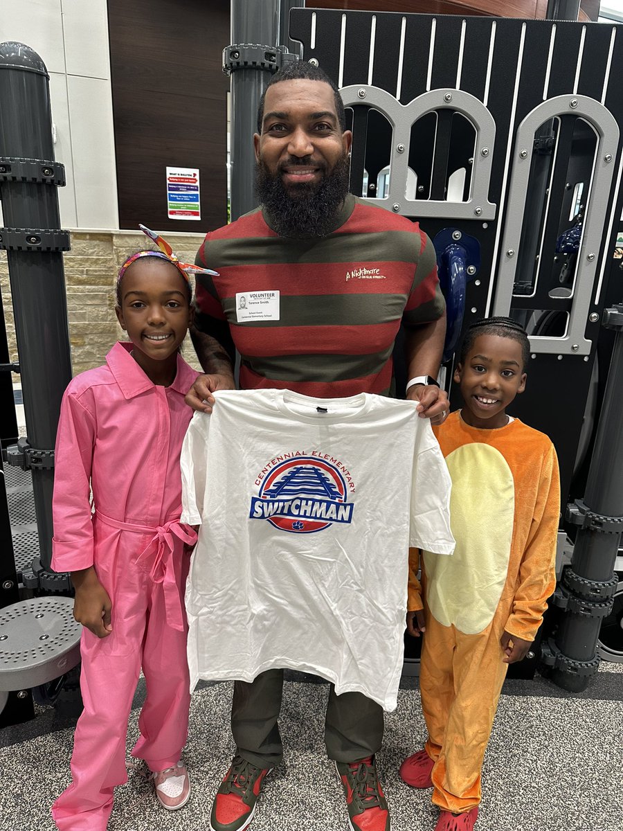 Thank you to our wonderful Switchmen Mr. Smith! It is always a joy when he comes to campus!!!! #allaboardalltogether <a href="/HumbleISD_CE/">Centennial Elementary</a> <a href="/HumbleISD_CBS/">HumbleISD_CBS</a>