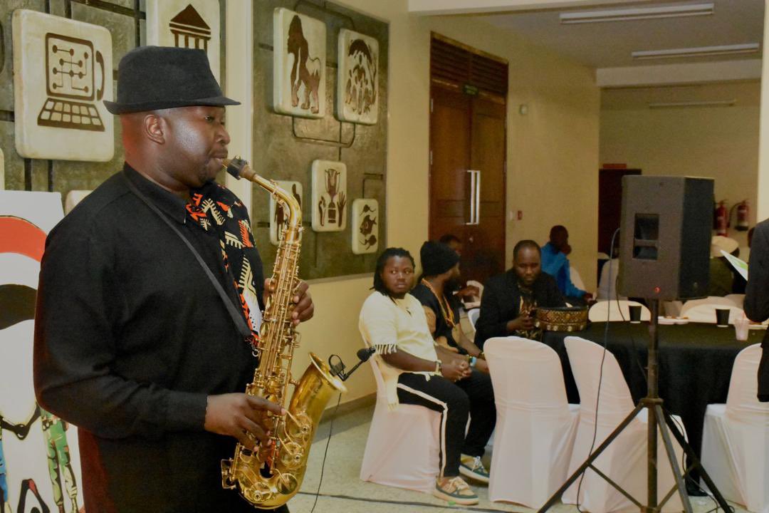 HawaKimbugwe's tweet image. #️⃣ThrowbackThursday!

🤔Reflecting on an unforgettable experience! 🤗

Honored to have been part of the talented artist lineup selected by @AFKampala at the @kampalageopol 2024! last week.

#TBT #KGC2024 #Poetry #ArtMeetsPolitics #KampalaGeopoliticsConference #ThrowbackThursday