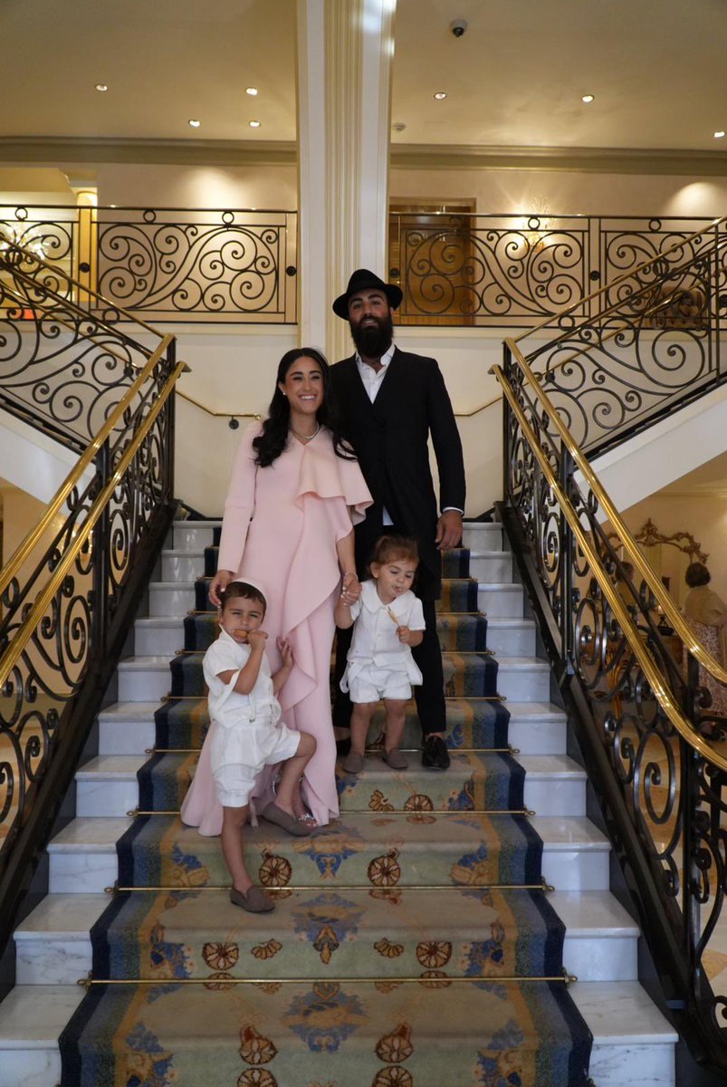 Thatjewishfamily tweet media